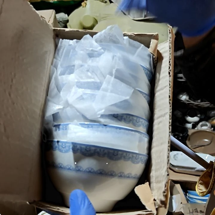 摆件陶瓷盘子碗啥都有