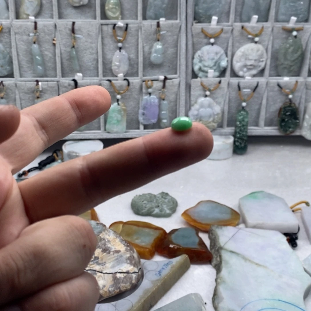 翡翠吊坠(不含链)未镶嵌惊**浪