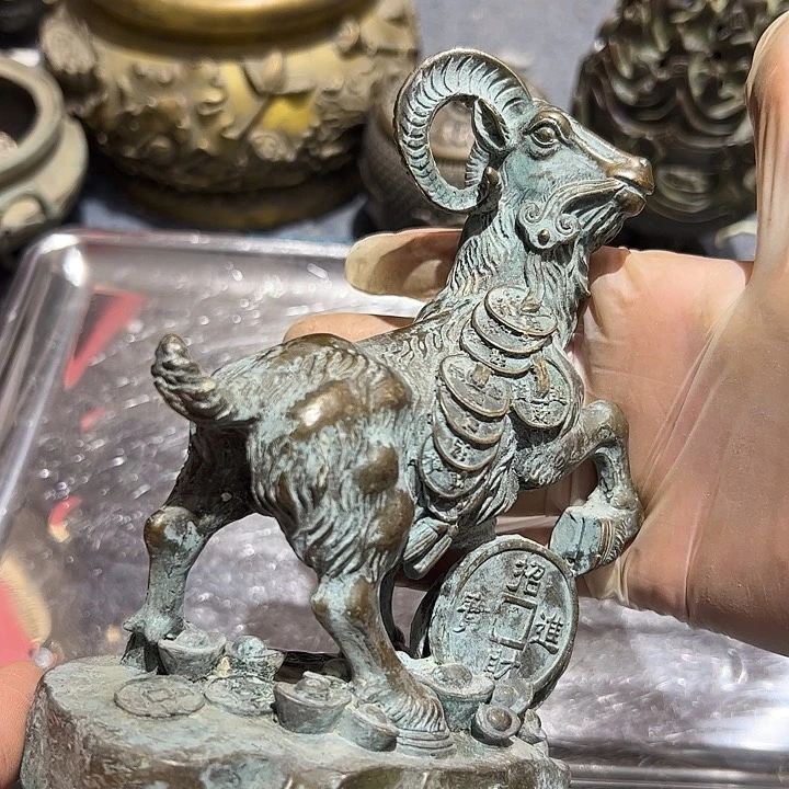 东*红微瑕疵黄铜摆件工艺品
