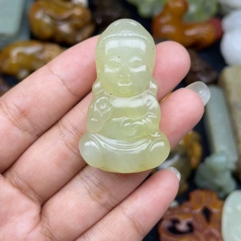 蛇纹石玉未镶嵌颈饰8