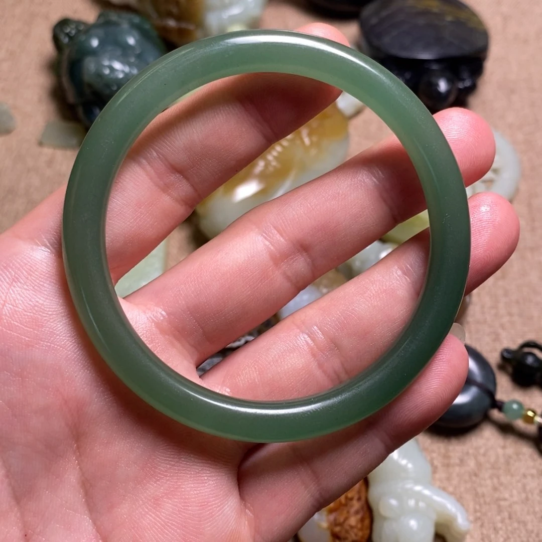 透闪石质玉未镶嵌珠宝奇石行****云