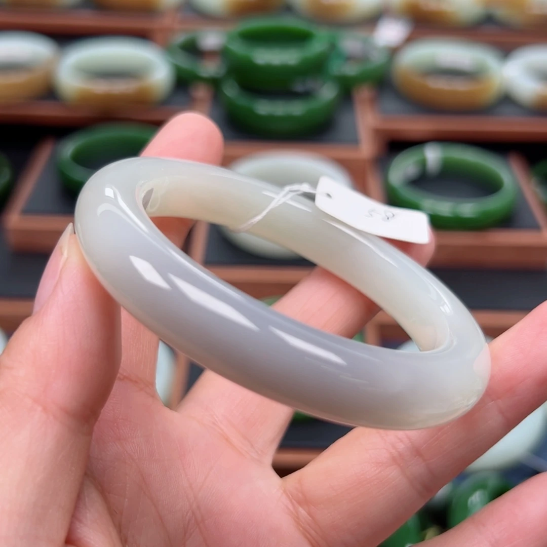 未镶嵌手镯和田玉（碧玉）