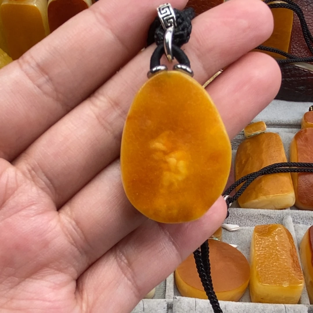 琥珀吊坠(赠链)未镶嵌