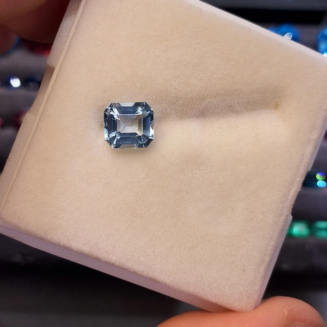 海蓝宝石裸石未镶嵌1.87