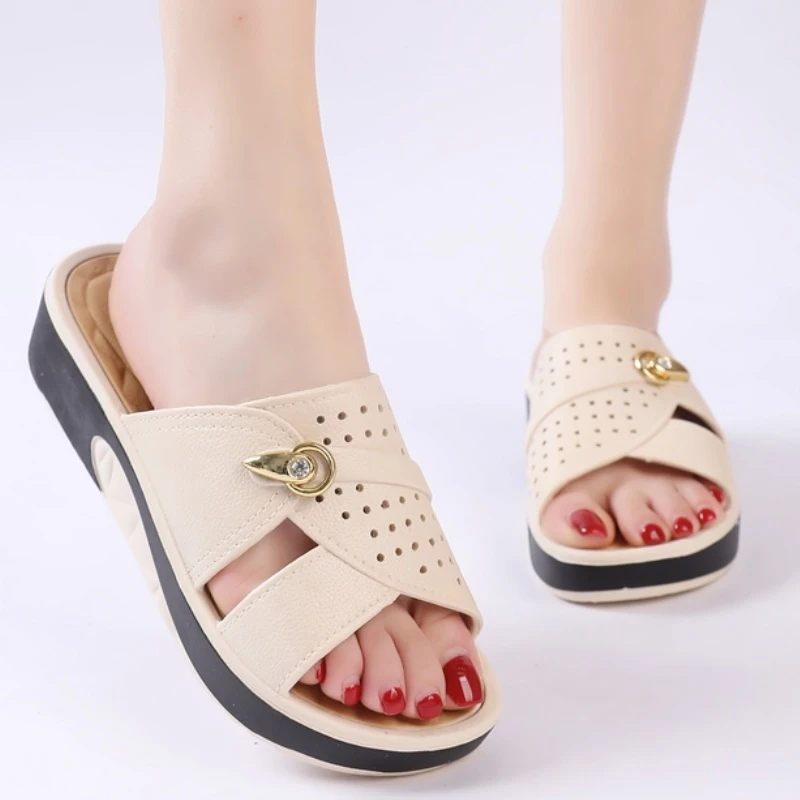 新款凉拖女外穿夏季粗跟高跟厚底防滑居家防水坡跟中老年一字拖鞋