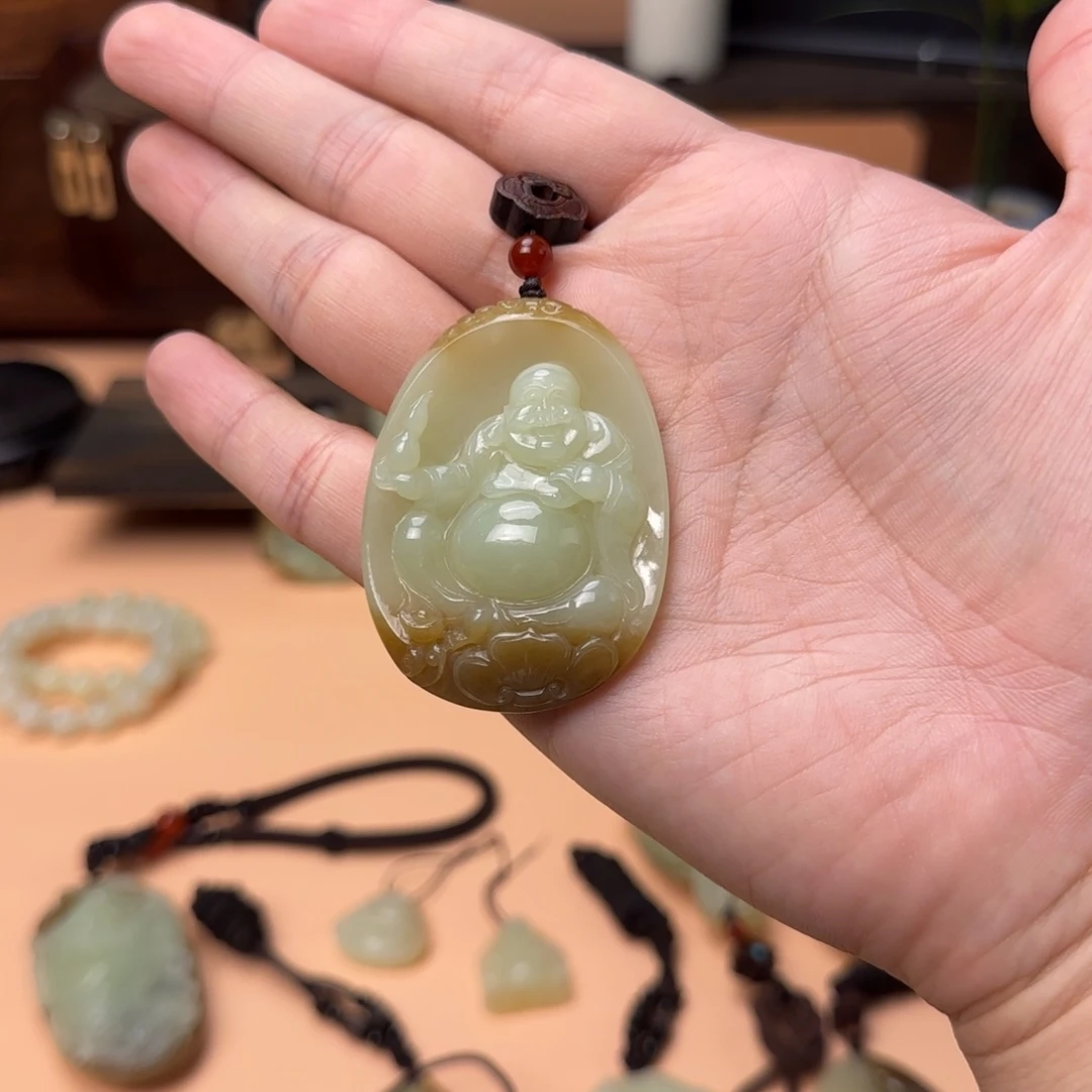 岫岩老玉（透闪石质玉）未镶嵌颈饰大肚佛吊牌1