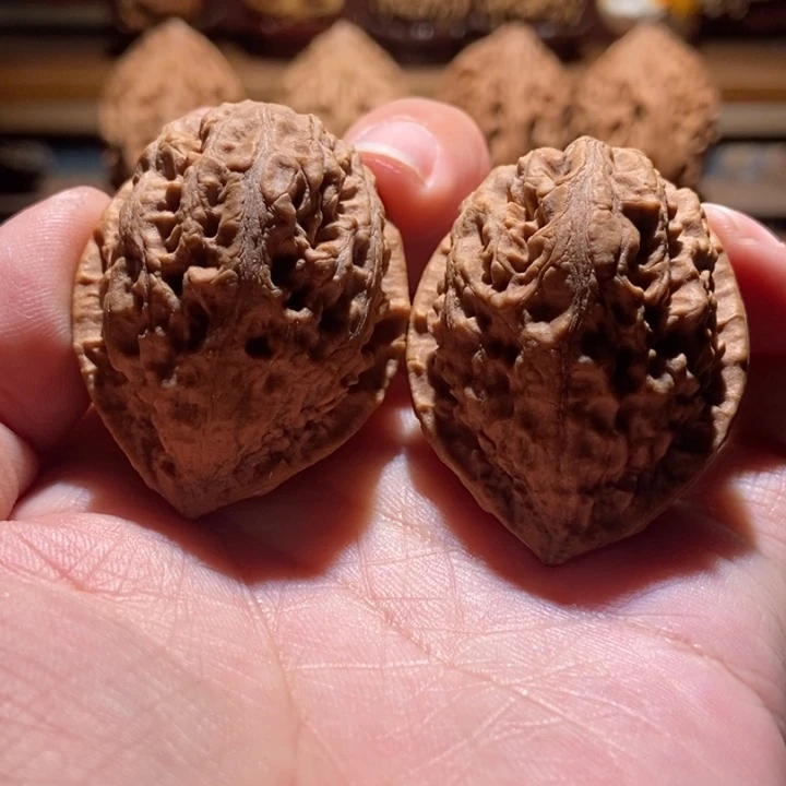 文玩核桃吊坠楸玥核93