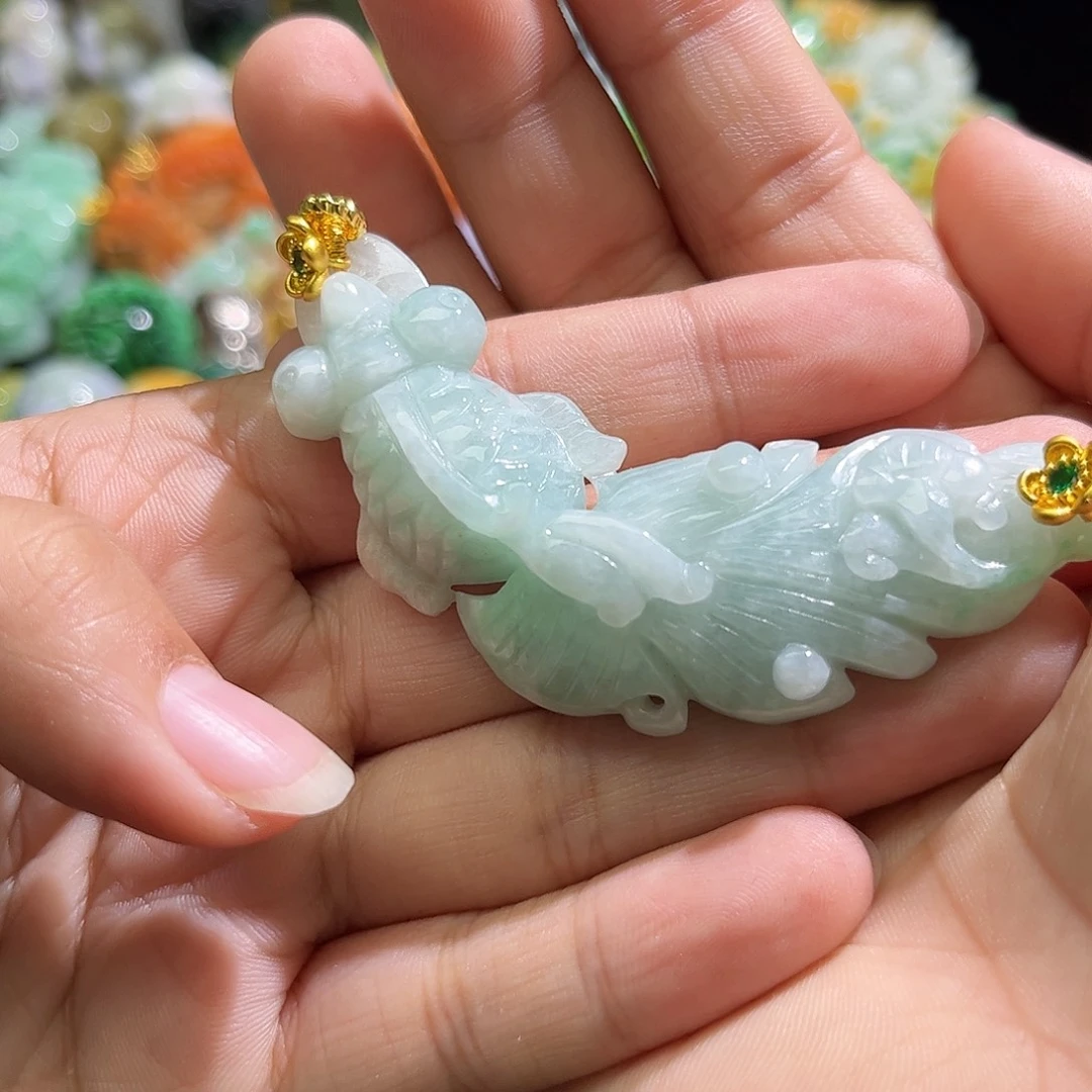 翡翠未镶嵌颈饰待编织