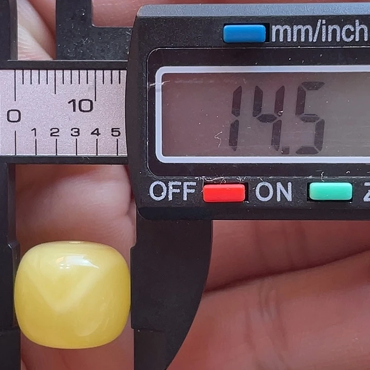 蜜蜡未镶嵌裸石5号