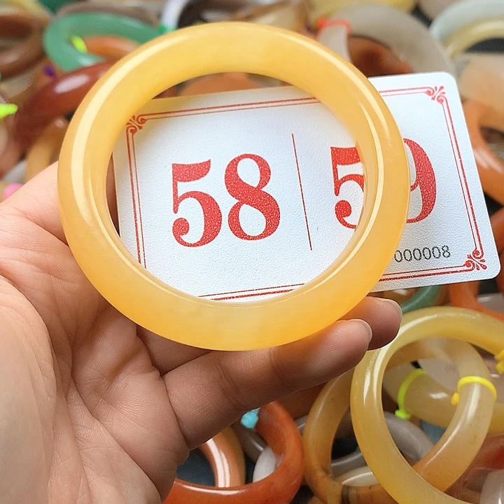 未镶嵌石英质玉（黄龙玉）手镯?****?