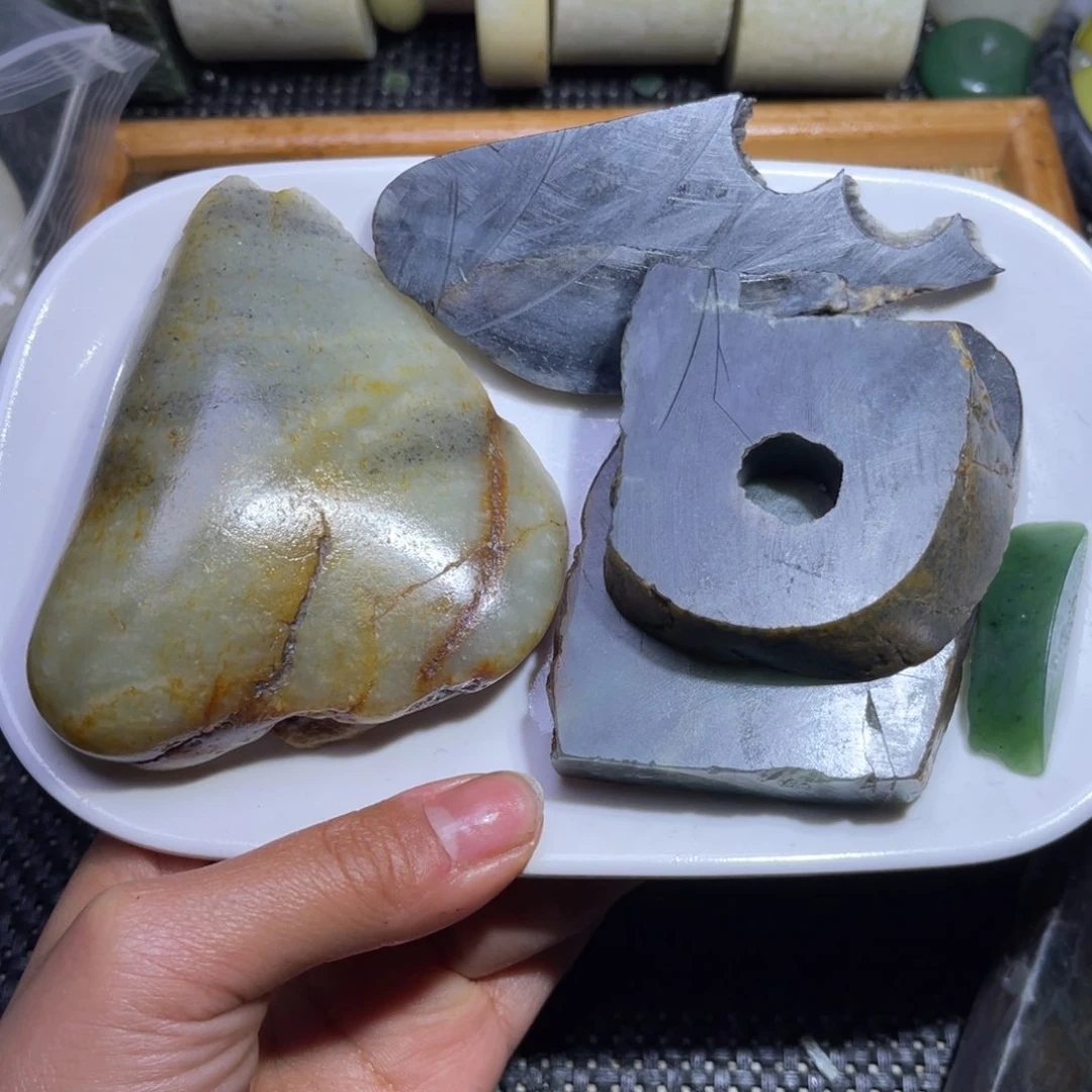 未镶嵌和田玉车挂