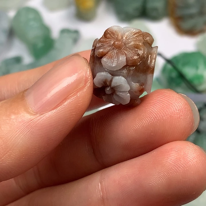 定制翡翠未镶嵌果*