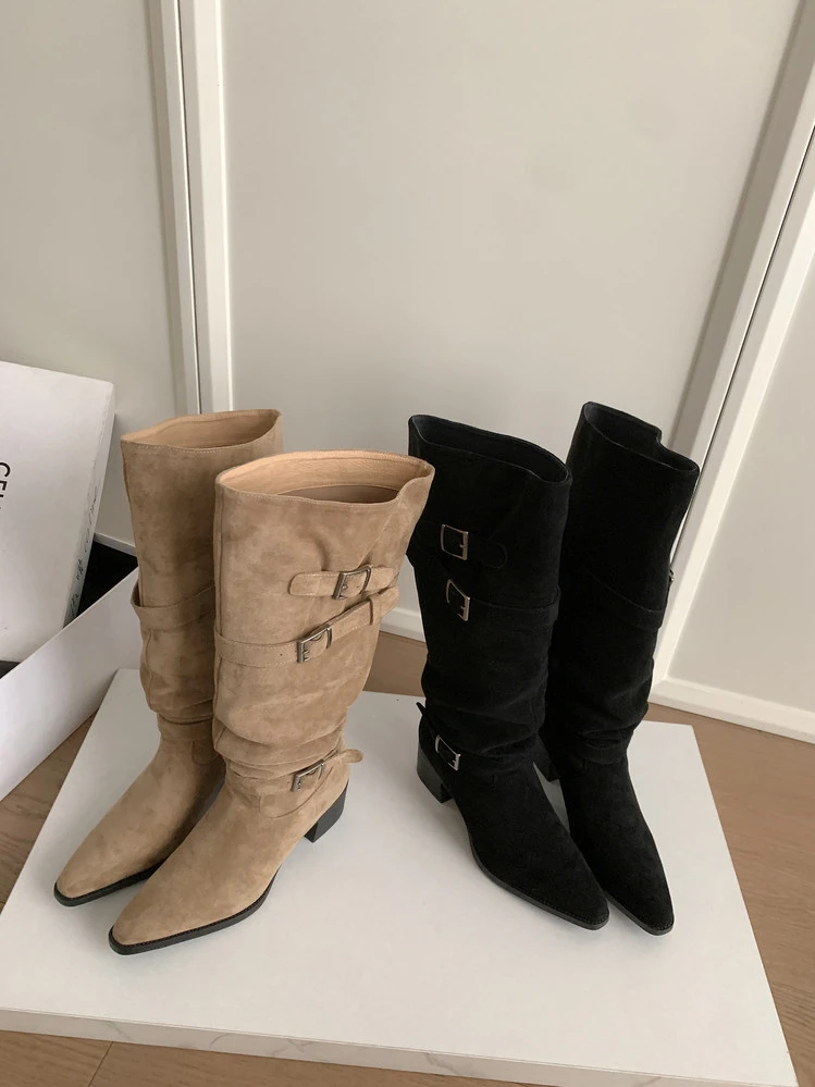 2025年新款百搭尖头绒面长筒靴大筒围皮带扣堆堆靴