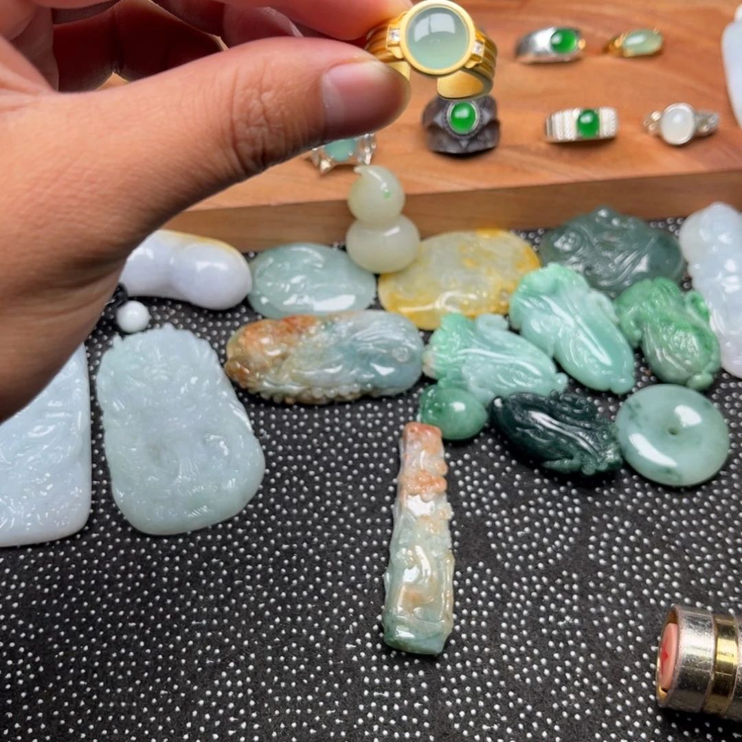 M****翡翠银S925镶嵌戒指