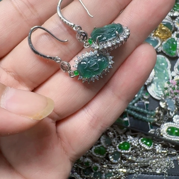 翡翠未镶嵌颈饰天然A货翡翠放漏