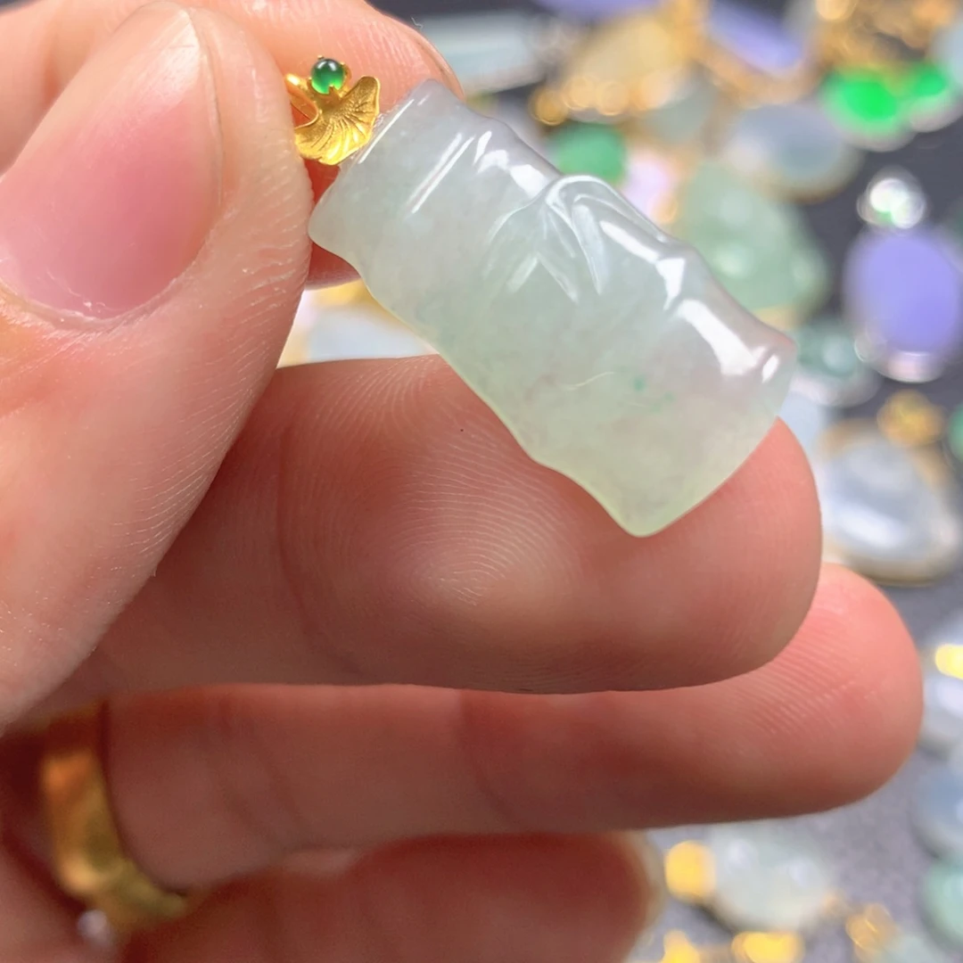 【闪购商品】翡翠颈饰18K金镶嵌翡翠