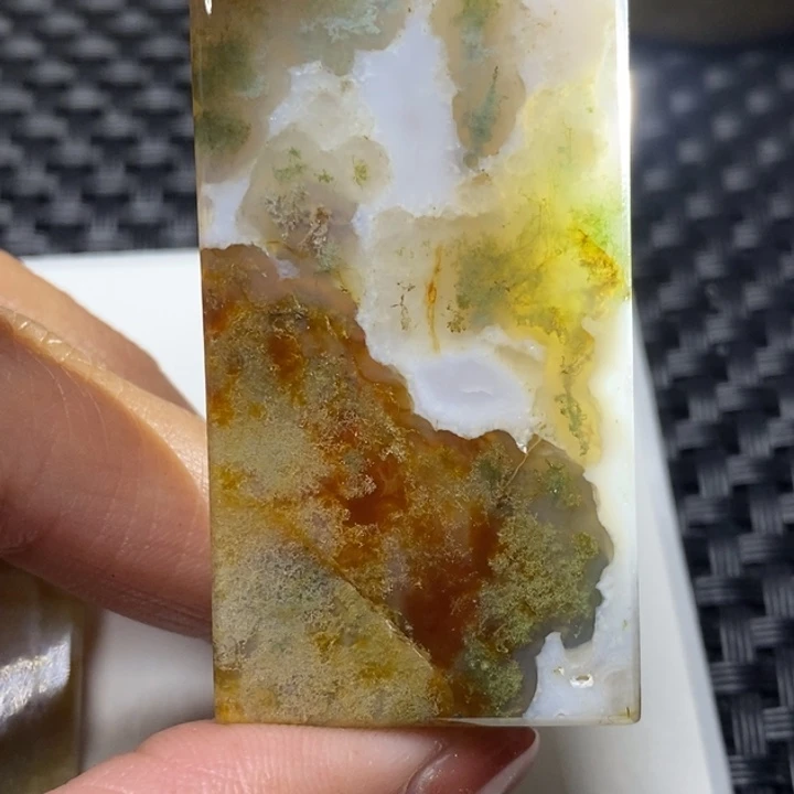 玛瑙/玉髓颈饰未镶嵌丝**缘