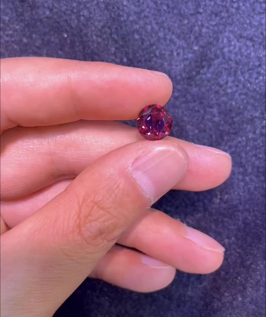 4.16ct天然紫牙乌裸石，颜色美艳 ，晶体通透