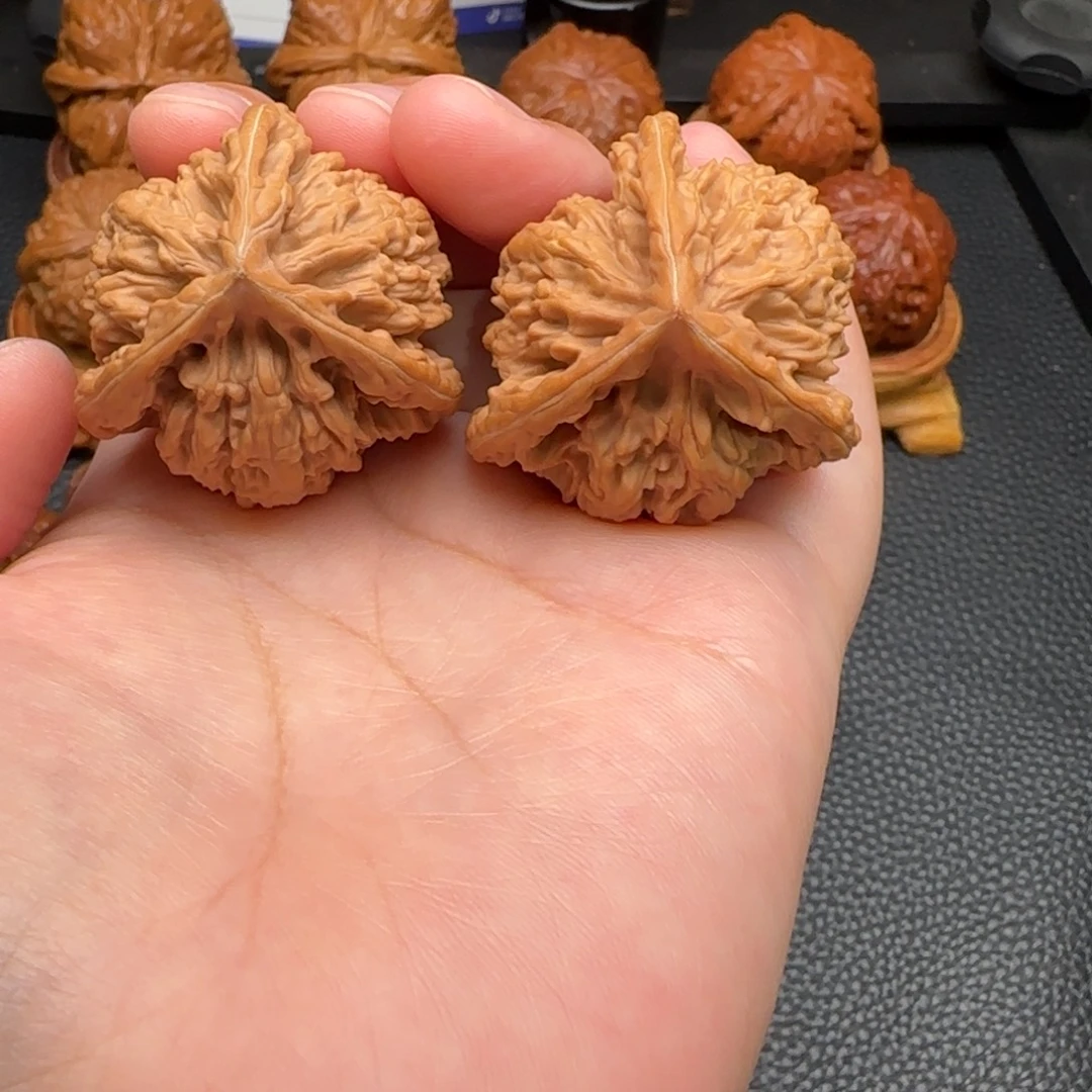 把件文玩核桃盘龙虎头奔全品38