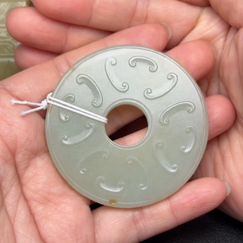 和田玉挂件未镶嵌金**品