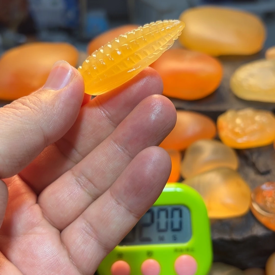 大***漠石英岩玉未镶嵌挂件