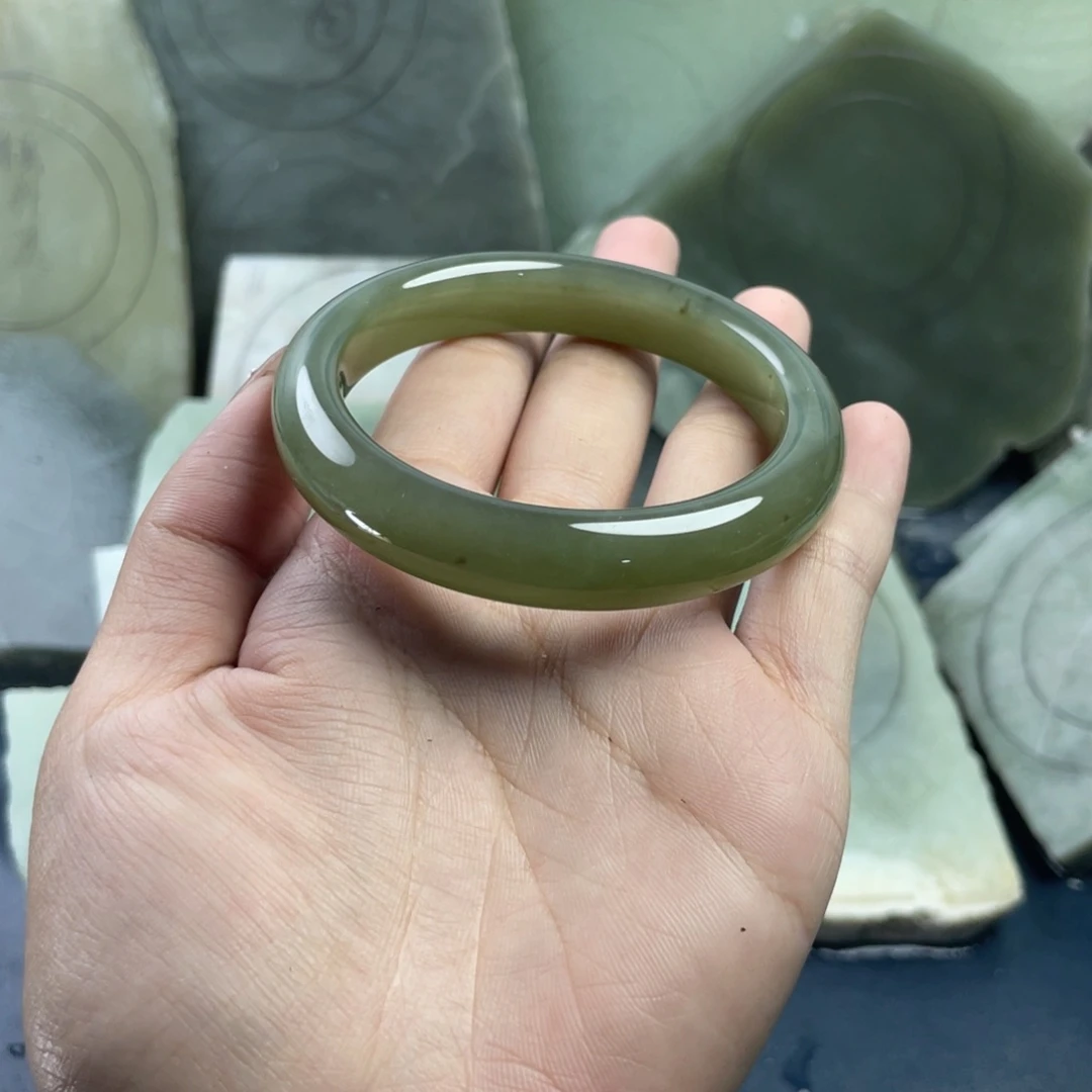 ****:定制和田玉定制手镯