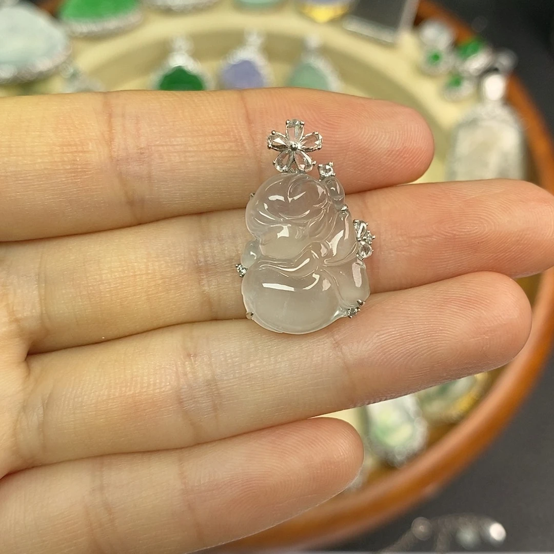 翡翠18K金镶嵌颈饰翡翠