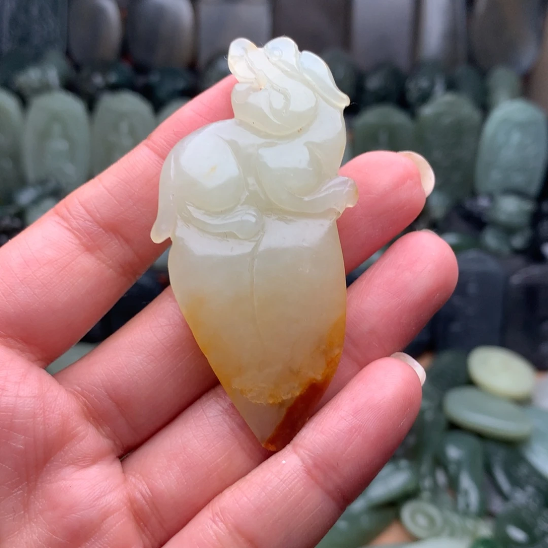 和田玉未镶嵌颈饰挂件60（有包容）