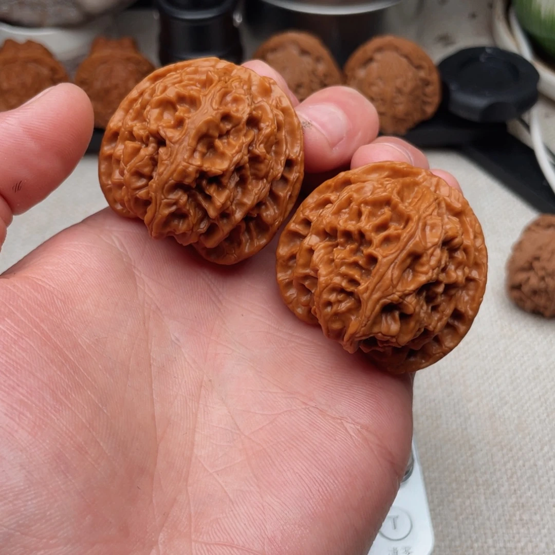 后***人文玩核桃把件苹果