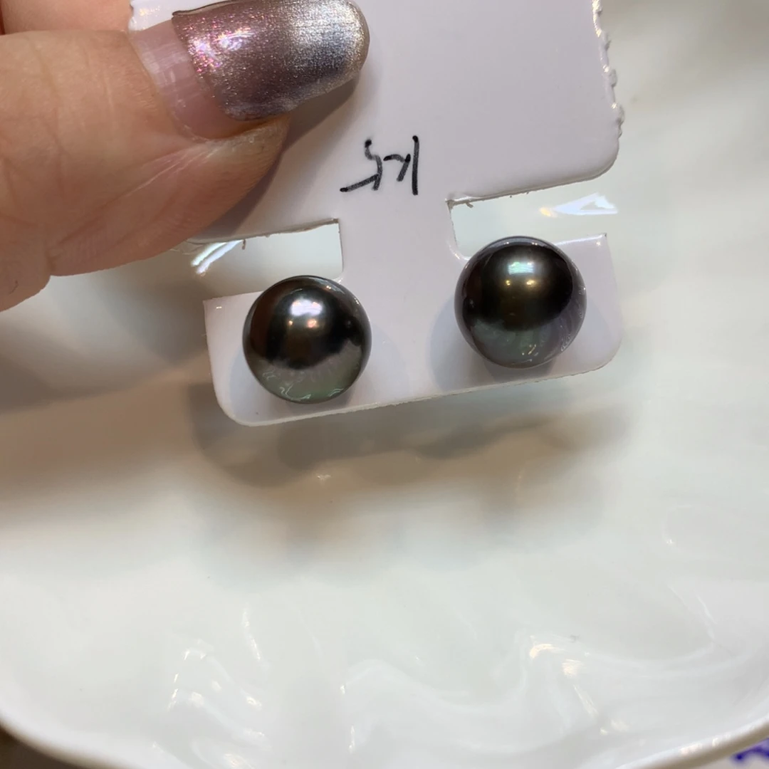 18K金镶嵌海水珍珠耳饰