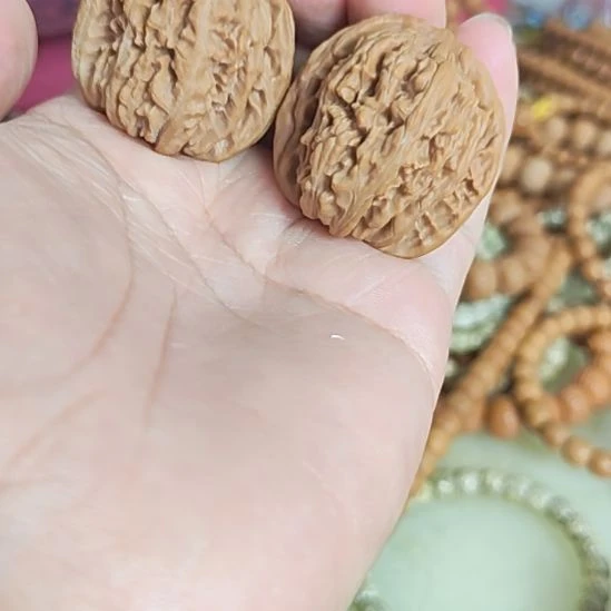 把件文玩核桃35左右四座楼一对，配对如图