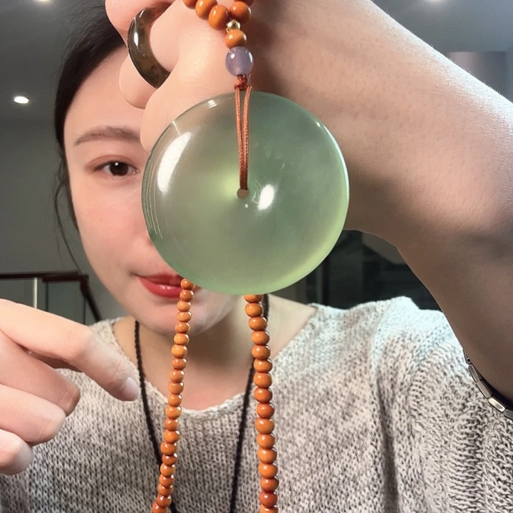꧔***糖未镶嵌蛇纹石玉颈饰