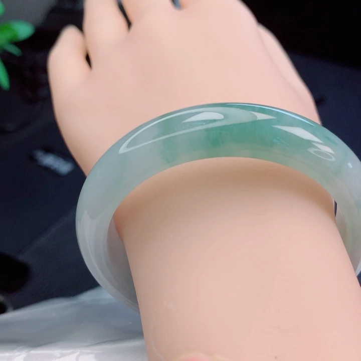 翡翠未镶嵌手镯55圈