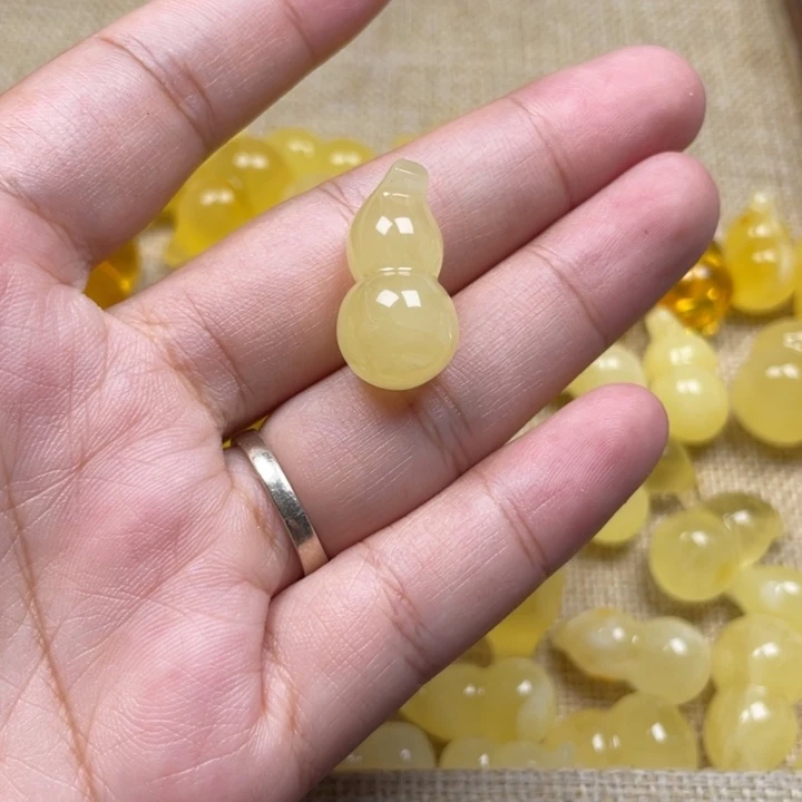 琥珀未镶嵌裸石蜜蜡