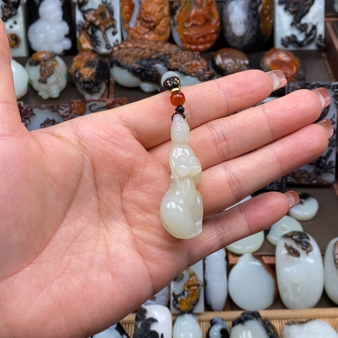 颈饰未镶嵌和田玉