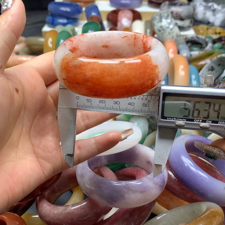 未镶嵌手镯石英质玉