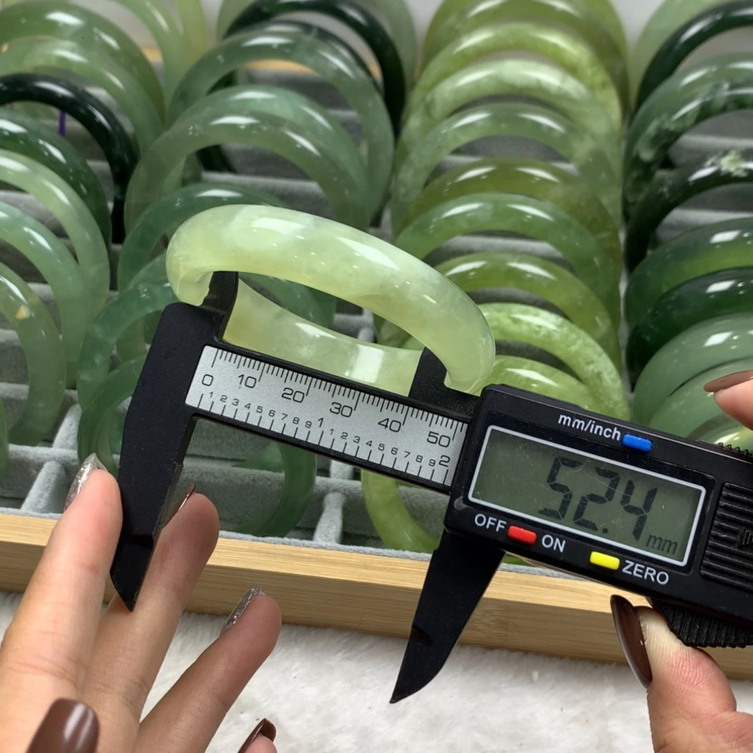 蛇纹石玉未镶嵌手镯525
