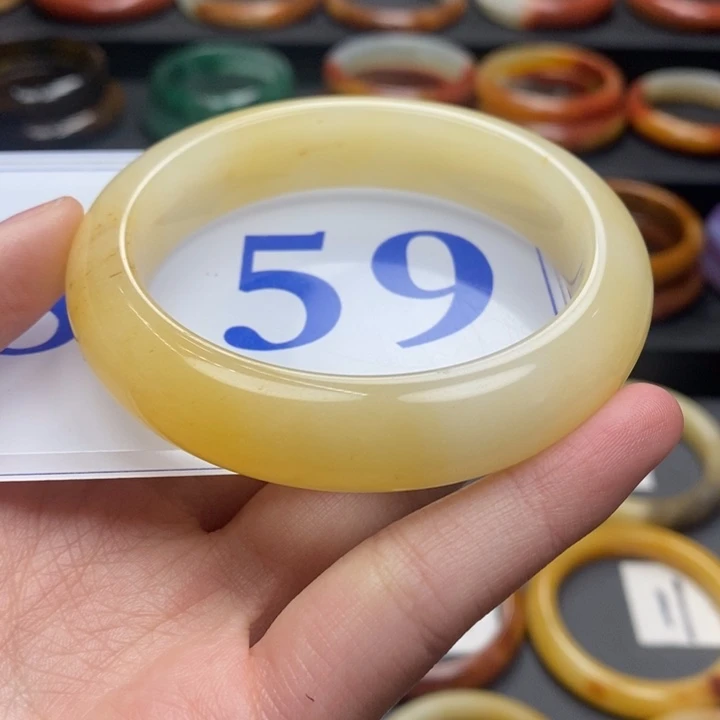 石英质玉（黄龙玉）手镯未镶嵌