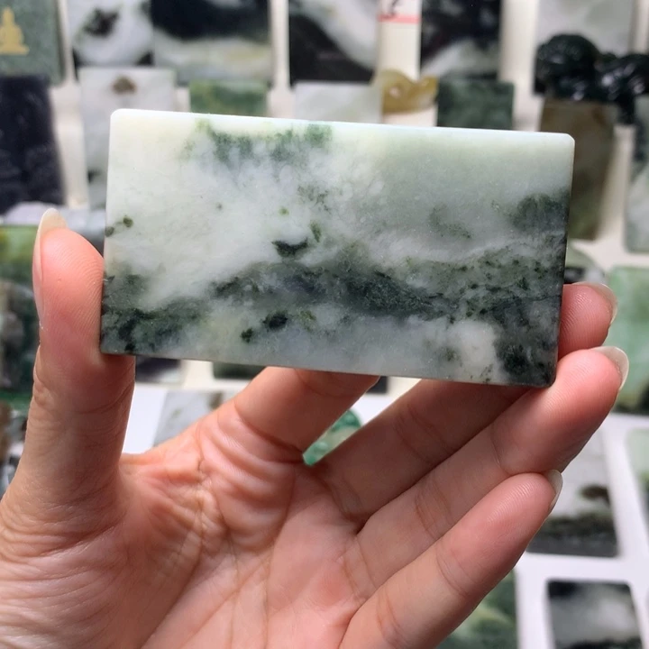 独山玉未镶嵌颈饰