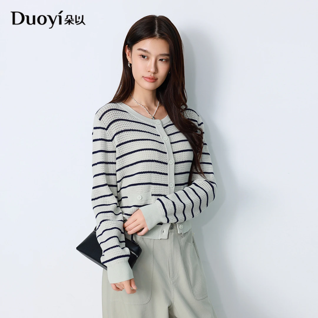 朵以2025秋冬新品圆领时髦条纹百搭针织上衣40BC549066