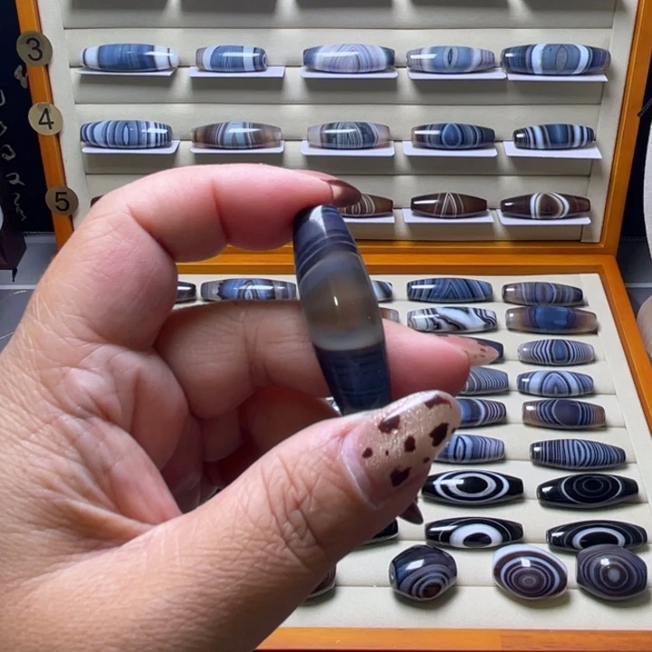 大***鹰玛瑙/玉髓未镶嵌颈饰