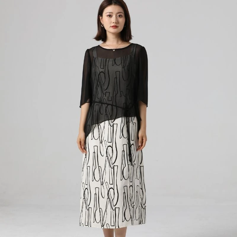 设计师显瘦气质设计感防晒衣搭配吊带裙