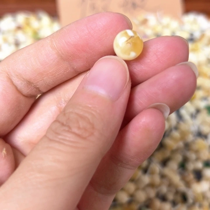 蜜蜡未镶嵌裸石9mm一个