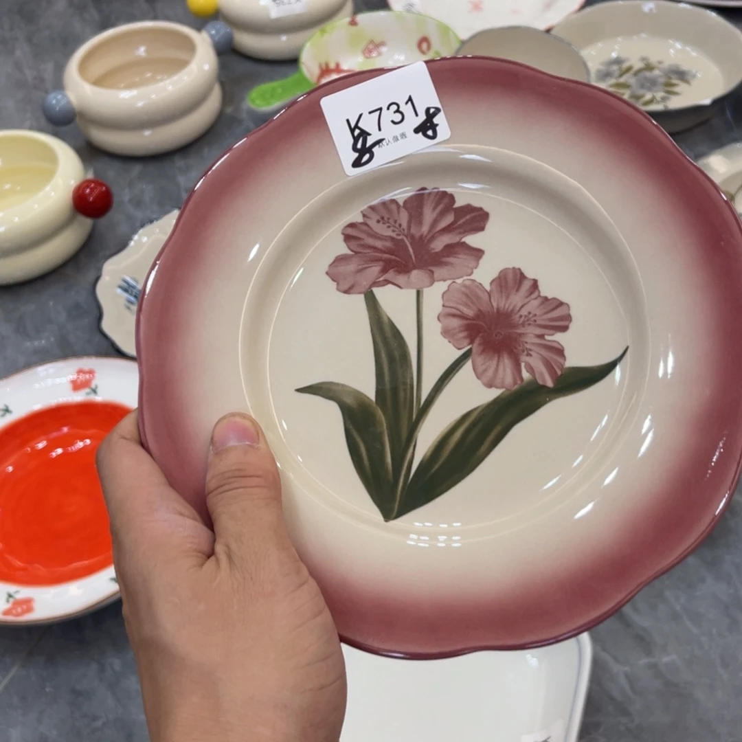 陶瓷微瑕餐具介意勿拍，满18飞！