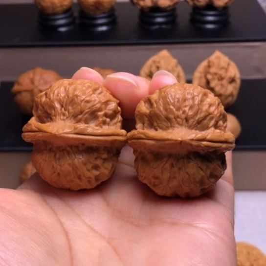 文玩核桃把件粗筋铁地雷2