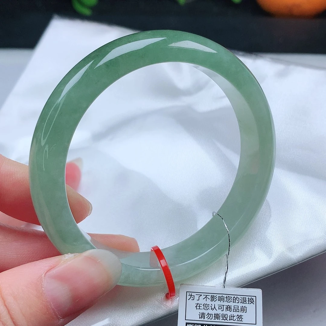 翡翠手镯未镶嵌58圈+