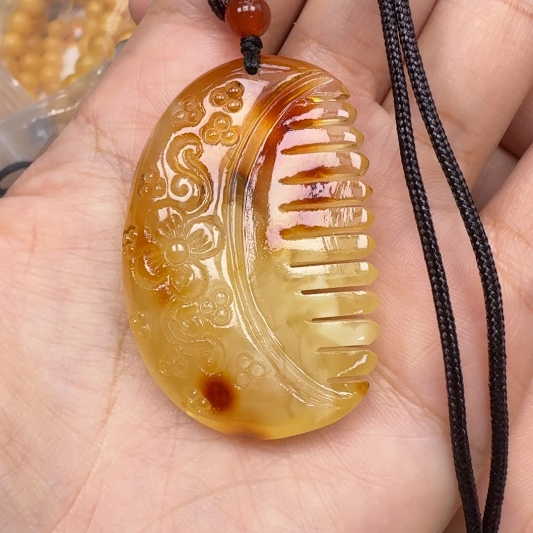 琥珀未镶嵌珠宝奇石吊坠