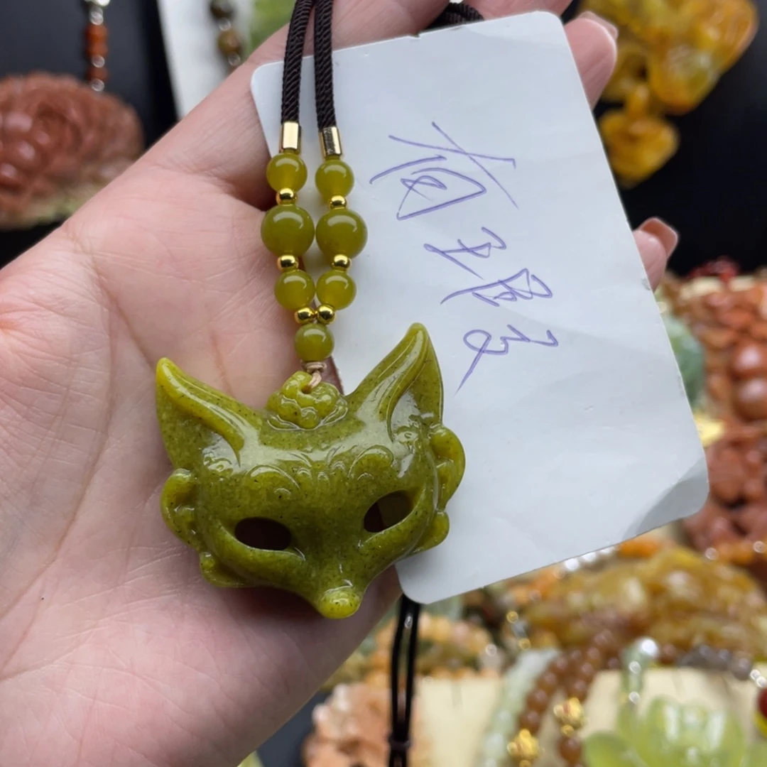 未镶嵌蛇纹石玉颈饰