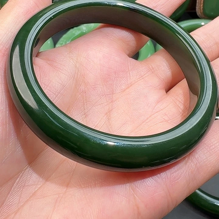 和田玉（碧玉）手镯未镶嵌