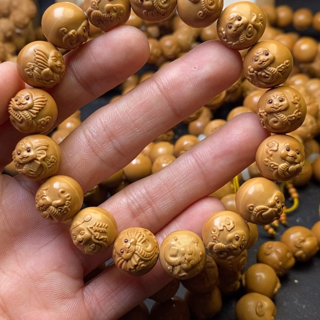 猴头核桃吊坠金蛇送福